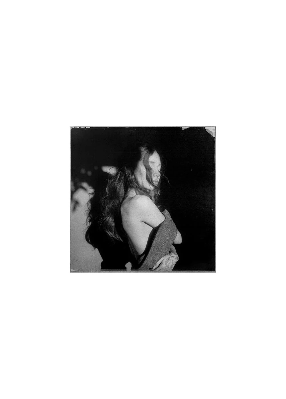 Ariana Grande - petal - Image 7